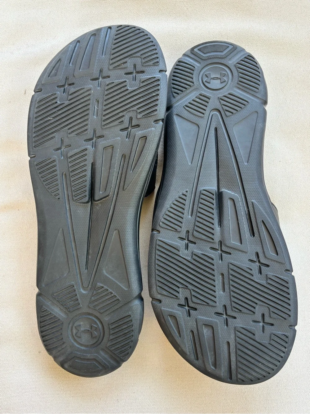 Under Armour Men’s Ignite V-Slide Sandals